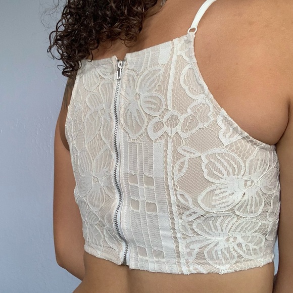 SOLD Lulu’s Size XS Floral Crop Top - Picture 7 of 8